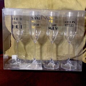New Years drink ware set of 4
